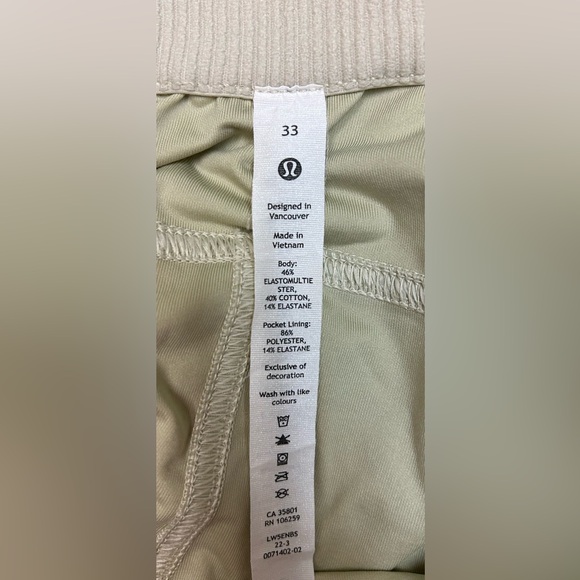 lululemon Cargo Pants | Size 33 - Picture 4 of 4